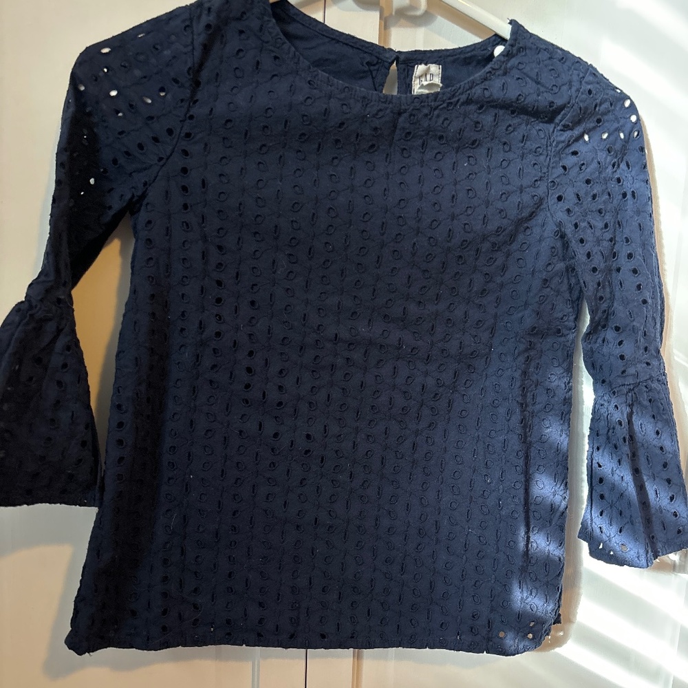 Gap navy eyelet top - size L (10)